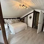 With Private Pool - Sleep 12 Villa