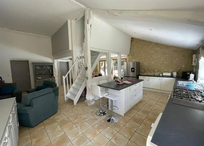 Vila With Private Pool - Sleep 12